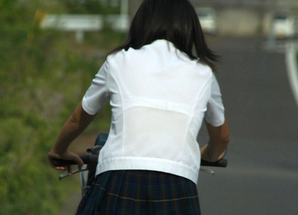 白ブラウスを着てブラジャーが透けているOLさんやJKのエロ画像! 184 白ブラウスを着てブラジャーが透けているOLさんやJKのエロ画像! 183 img 6a784c993b760