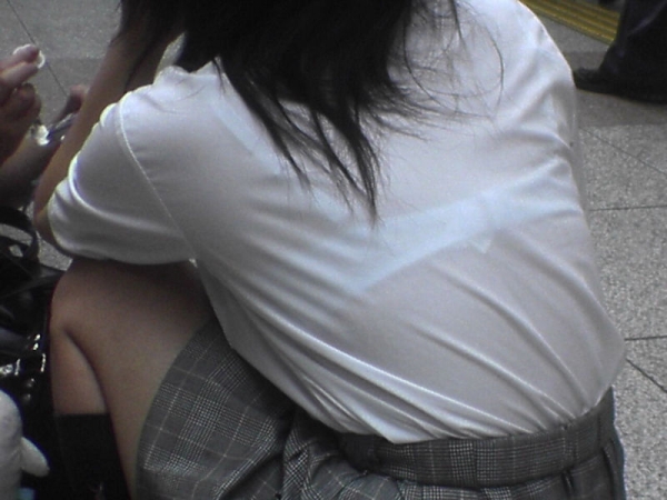 白ブラウスを着てブラジャーが透けているOLさんやJKのエロ画像! 194 白ブラウスを着てブラジャーが透けているOLさんやJKのエロ画像! 193 img 6a784c99cf870