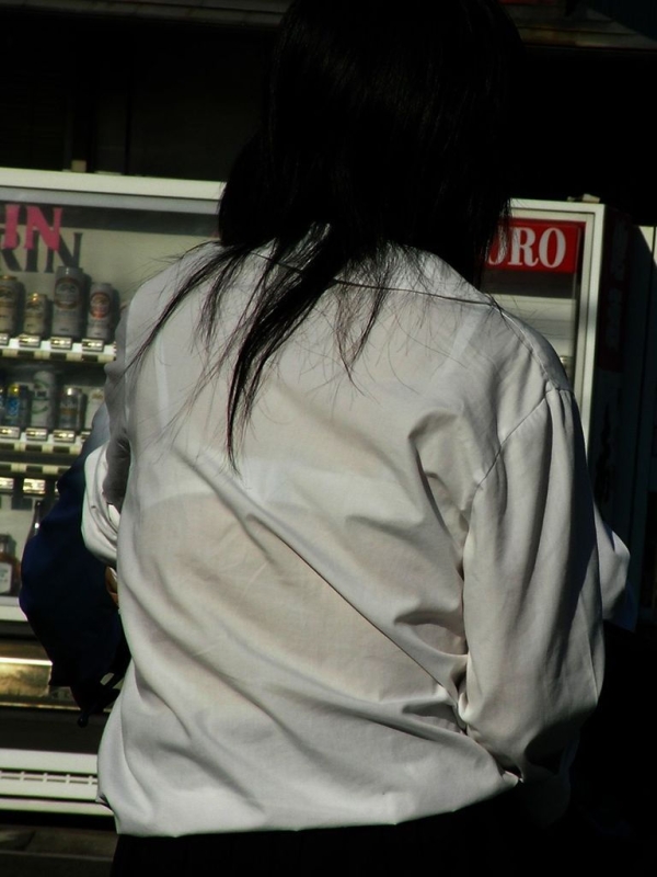 白ブラウスを着てブラジャーが透けているOLさんやJKのエロ画像! 220 白ブラウスを着てブラジャーが透けているOLさんやJKのエロ画像! 219 img 6a784c9b604db