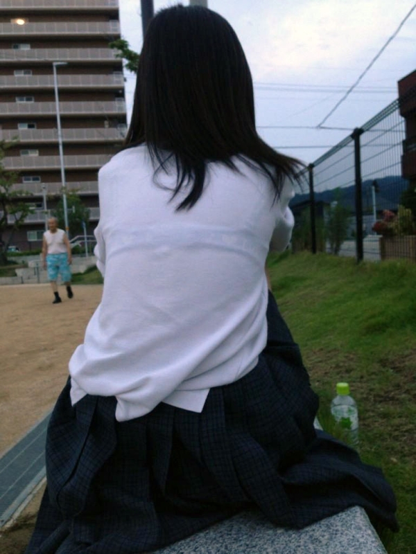白ブラウスを着てブラジャーが透けているOLさんやJKのエロ画像! 222 白ブラウスを着てブラジャーが透けているOLさんやJKのエロ画像! 221 img 6a784c9b7b524