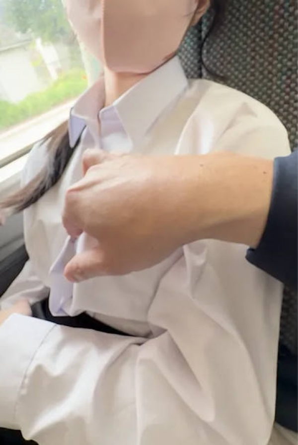胸チラしてますよ!のエロ画像 - 性癖エロ画像 センギリ 98 胸チラしてますよ!のエロ画像 - 性癖エロ画像 センギリ 97 img 6a7b27e96cd99
