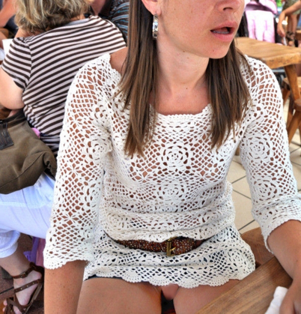 ノーパンの外国人女性が足を広げて座ってまんこチラ見えしてる画像! 172 ノーパンの外国人女性が足を広げて座ってまんこチラ見えしてる画像! 171 img 6a84295b31774