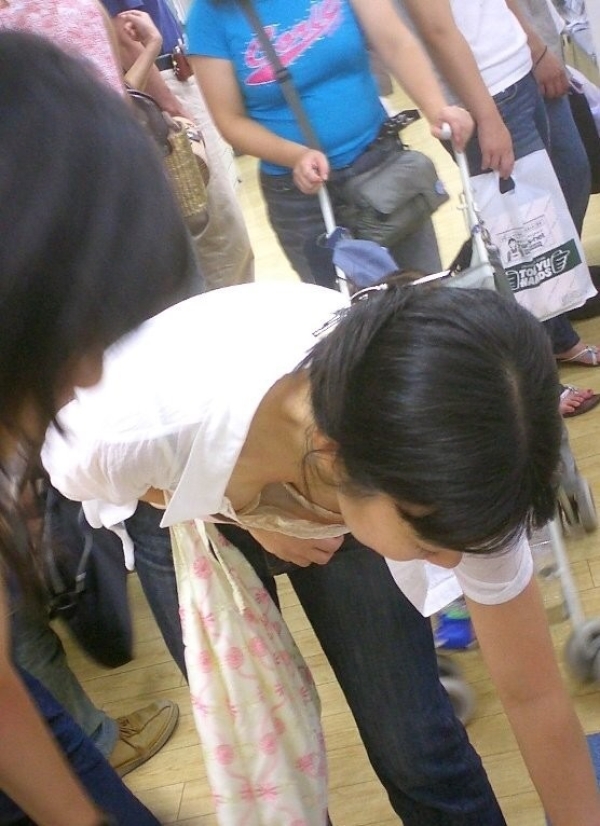 スーパー逝くと人妻の胸チラが酷くてムラムラ勃起がおさまらないwwwwwwwwwwww | 素人エロ画像やったる夫 10 スーパー逝くと人妻の胸チラが酷くてムラムラ勃起がおさまらないwwwwwwwwwwww | 素人エロ画像やったる夫 9 img 6a857b020258f