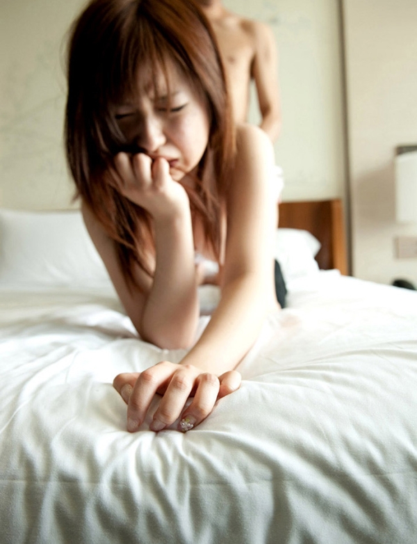 口を手で押さえて喘ぎ声を必死に我慢してる女の子のエロ画像! 160 口を手で押さえて喘ぎ声を必死に我慢してる女の子のエロ画像! 159 img 6a8c2e7f04008