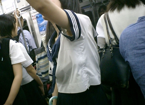 制服の袖の隙間から腋がチラ見えしてるJKのエロ画像!処理甘い子はいねえかw 114 制服の袖の隙間から腋がチラ見えしてるJKのエロ画像!処理甘い子はいねえかw 113 img 6a96baa5129df