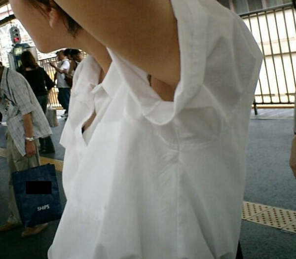 制服の袖の隙間から腋がチラ見えしてるJKのエロ画像!処理甘い子はいねえかw 116 制服の袖の隙間から腋がチラ見えしてるJKのエロ画像!処理甘い子はいねえかw 115 img 6a96baa52601f