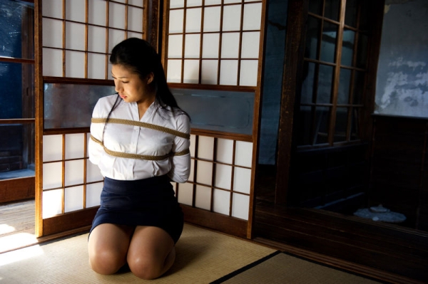 正座姿勢のOLさんのエロ画像!クレーム対応してるのかなw 150 正座姿勢のOLさんのエロ画像!クレーム対応してるのかなw 149 img 6a9a92fb2c7c3