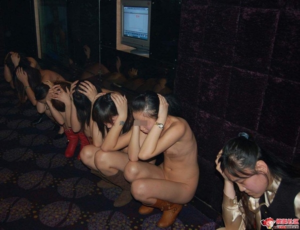摘発された直後の風俗店内の様子がわかるヤバイエロ画像 | 素人エロ画像やったる夫 30 摘発された直後の風俗店内の様子がわかるヤバイエロ画像 | 素人エロ画像やったる夫 29 img 6ab3bbdfa8d28
