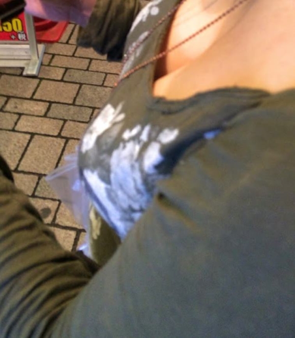 休日に出歩いたら見つけた巨乳おっぱい素人娘の胸チラゲットwwwww | 素人エロ画像やったる夫 26 休日に出歩いたら見つけた巨乳おっぱい素人娘の胸チラゲットwwwww | 素人エロ画像やったる夫 25 img 6abe2b6aefd8d