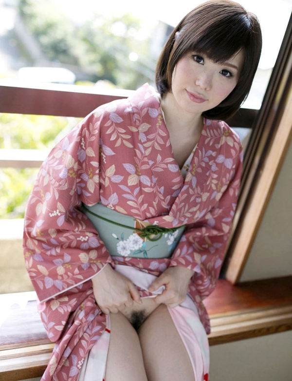 ノーパン浴衣美女が浴衣捲ってまんこ見せてくれるエロ画像! 126 ノーパン浴衣美女が浴衣捲ってまんこ見せてくれるエロ画像! 125 img 6adf21512274a